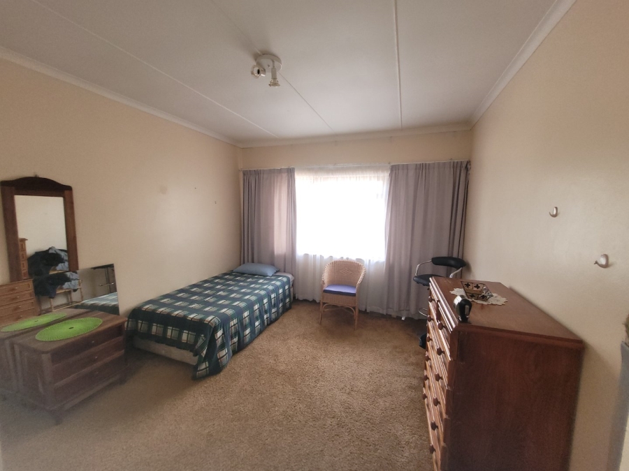 3 Bedroom Property for Sale in Pacaltsdorp Western Cape